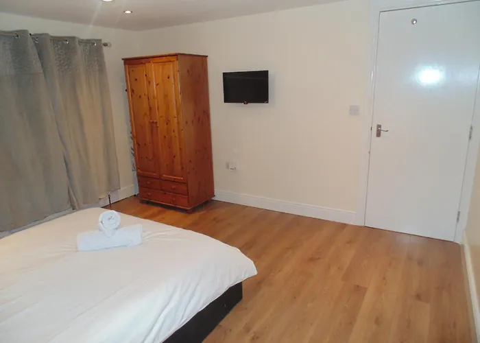 Two Beautiful Double Bedroom Tulip Apartment