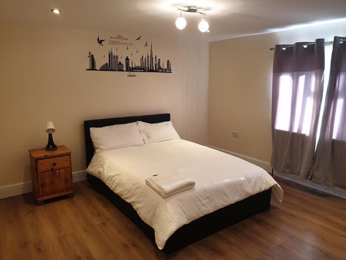 Two Beautiful Double Bedroom Tulip Appartamento *