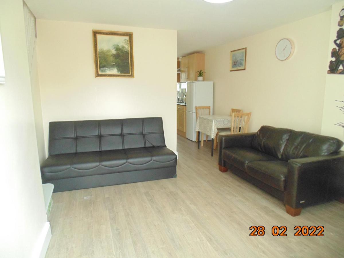 Two Beautiful Double Bedroom Tulip * Dagenham